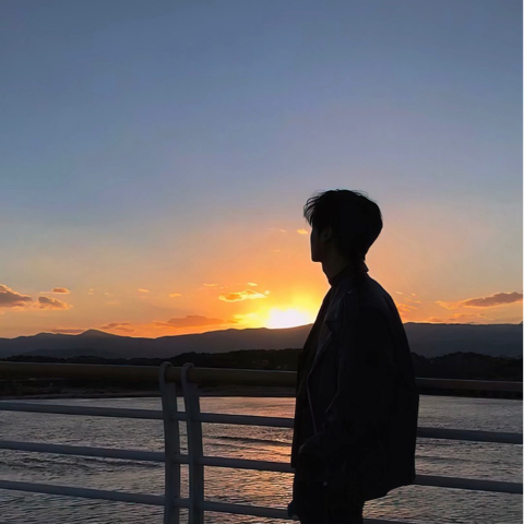 欣妍家的阿泽海报