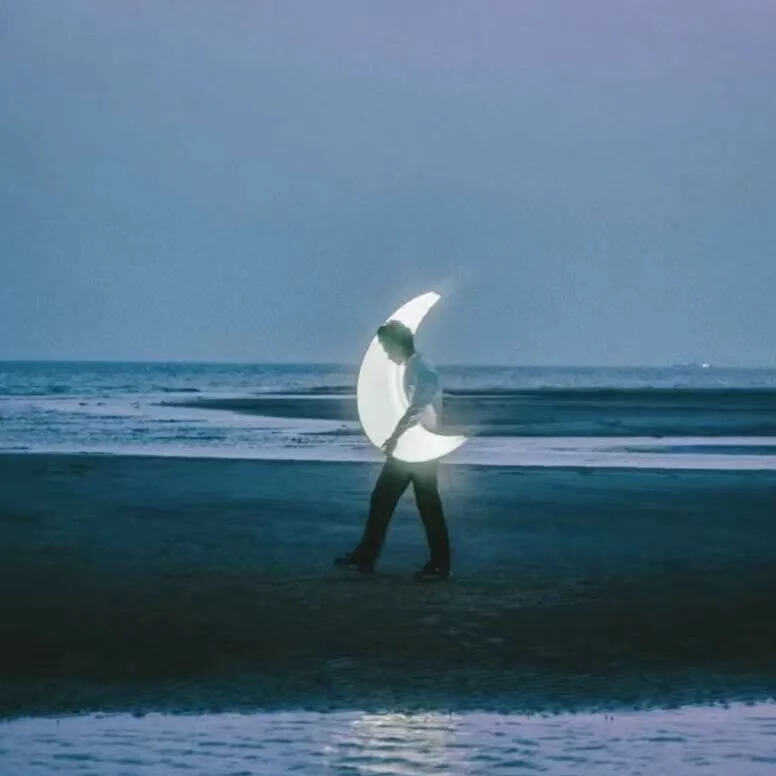 神见空海报