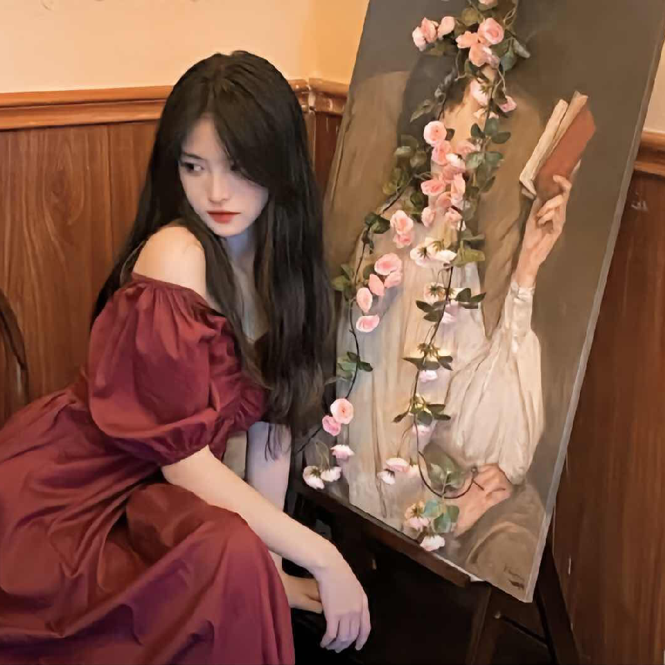 8h.月亮🌙海报
