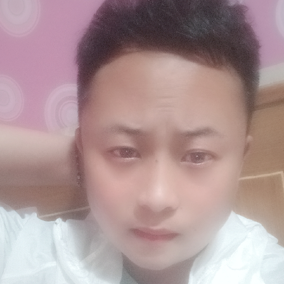 转角踩到屎💩💩海报