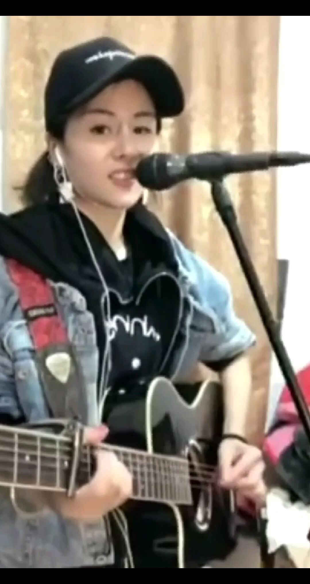 花姐这首《别让我一个