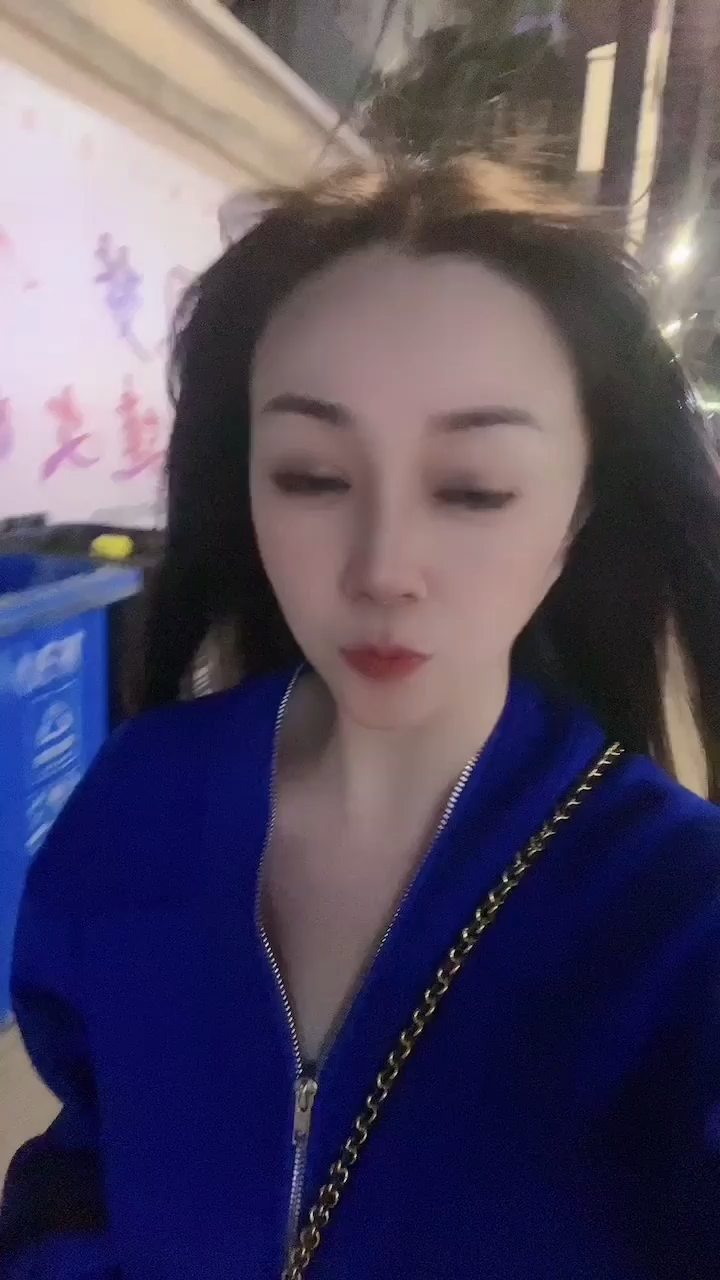 路灯为什么是暖色的？