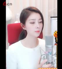 我的心里没有他” 的原版：西班牙语情歌“一段恋情” 碧内达演唱 Historia