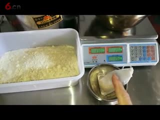 杂粮煎饼摊制手法视频，杂粮煎饼脆皮做法视频